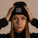 Шапка з чорним QR-патчем